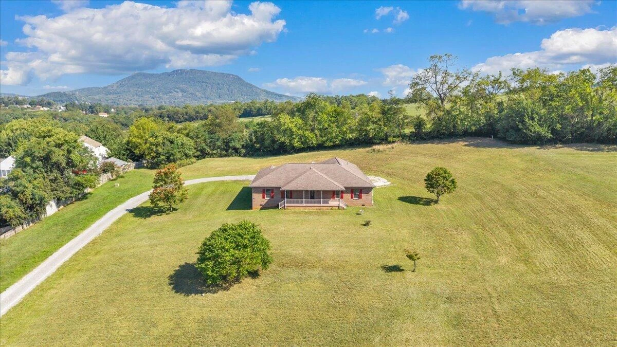 1320 Beaumont RD - Photo 53