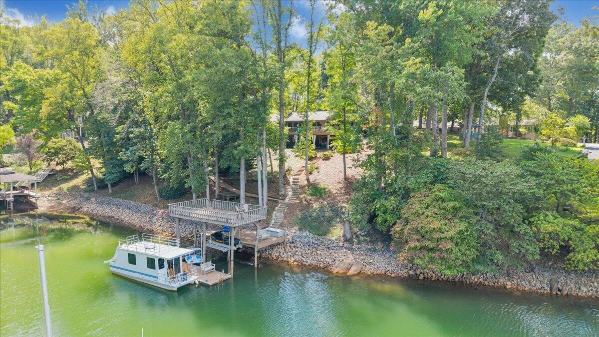 116 Clipper CIR - Photo 2