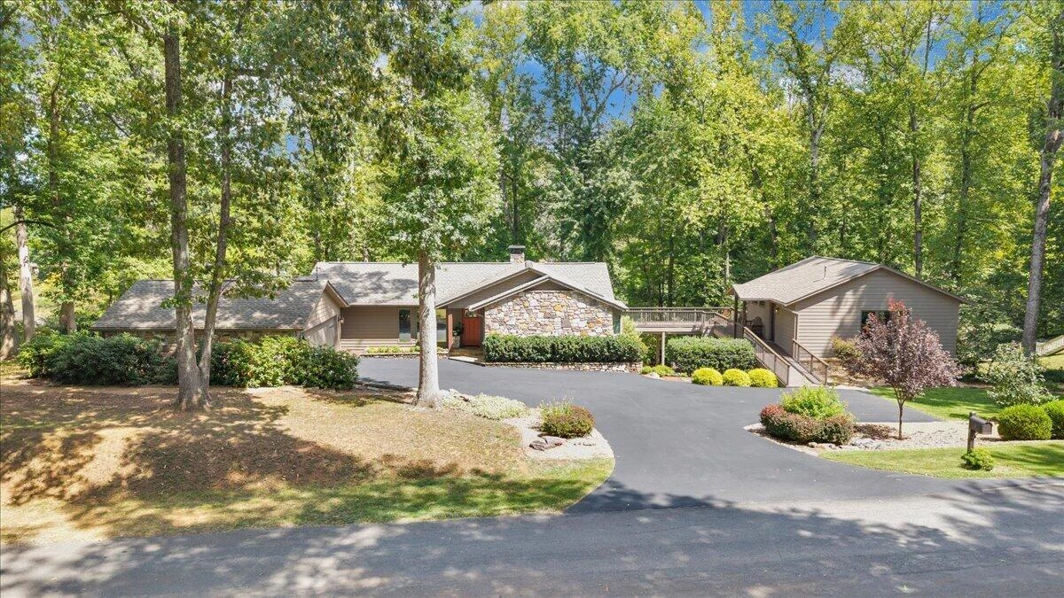 116 Clipper CIR - Photo 6