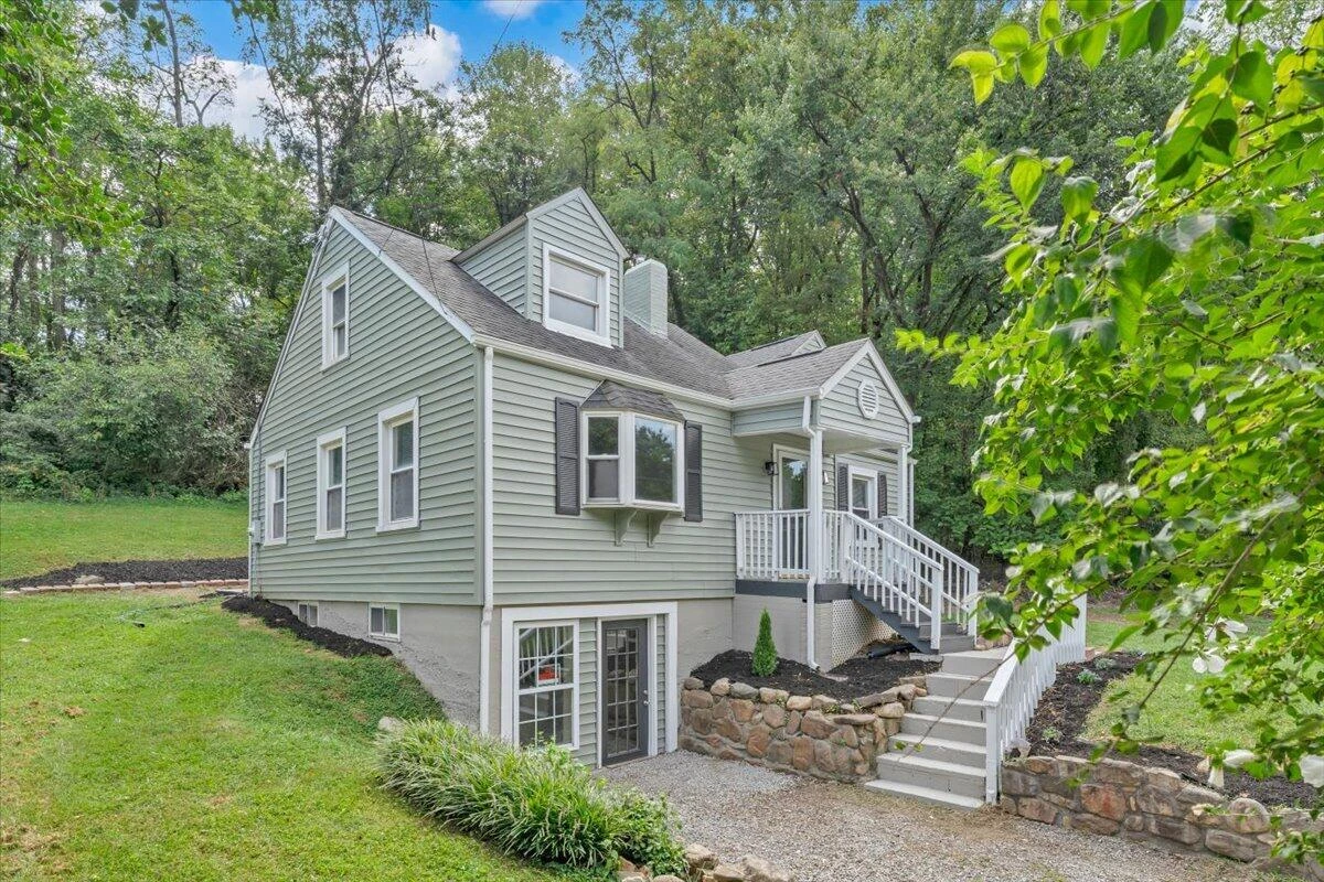 5204 Salem Tpke NW - Photo 2