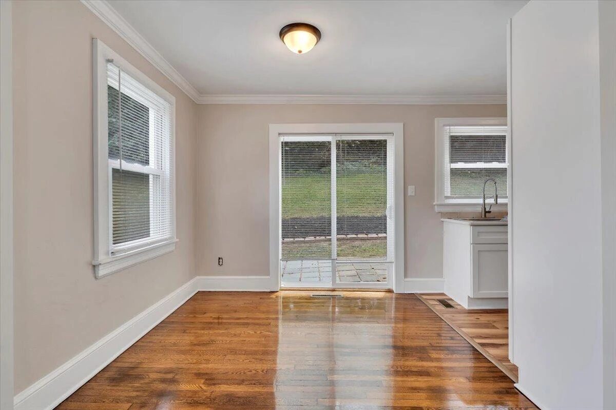 5204 Salem Tpke NW - Photo 6