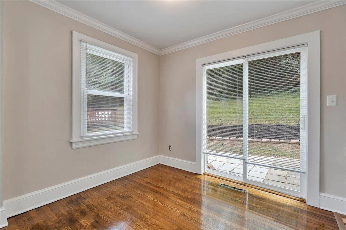 5204 Salem Tpke NW - Photo 8