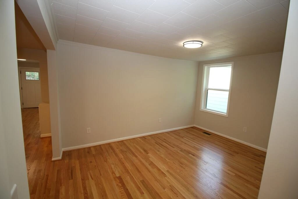 602 E Main ST - Photo 20