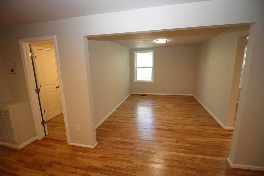 602 E Main ST - Photo 21