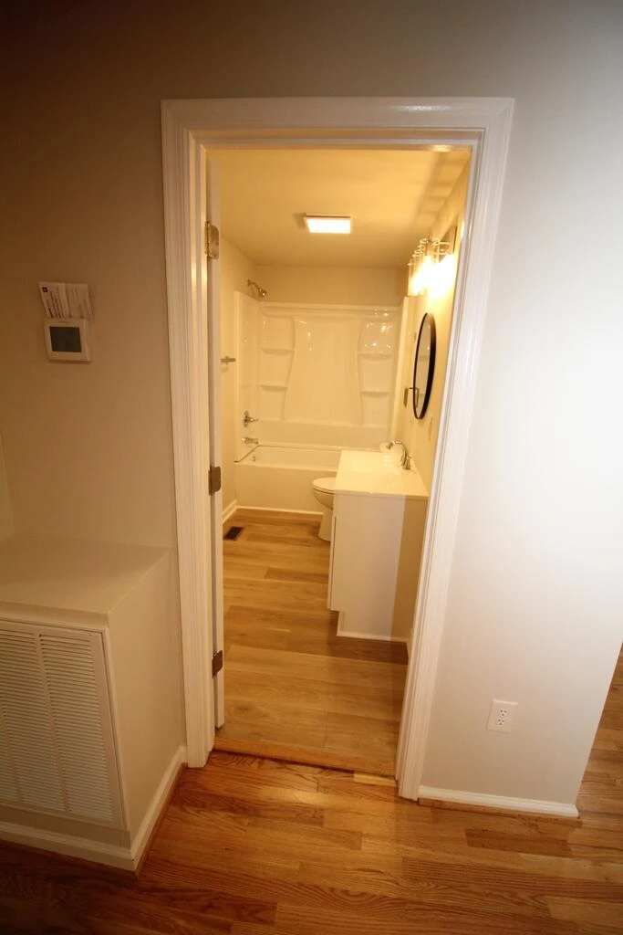 602 E Main ST - Photo 29