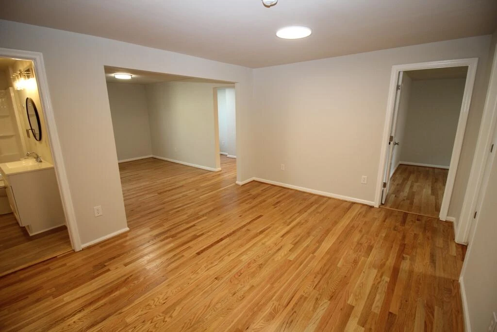 602 E Main ST - Photo 30