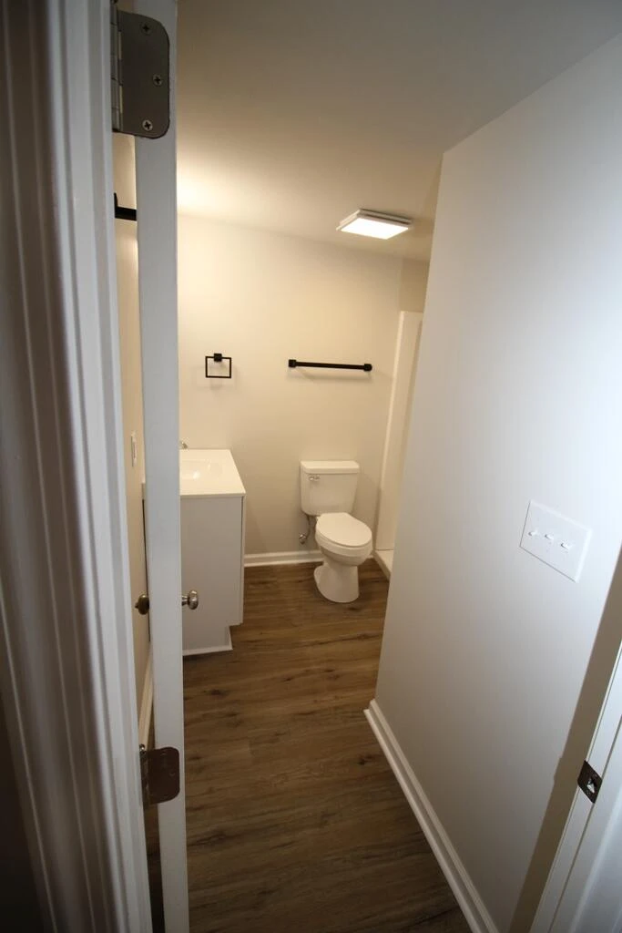 602 E Main ST - Photo 35