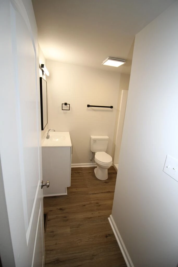602 E Main ST - Photo 36
