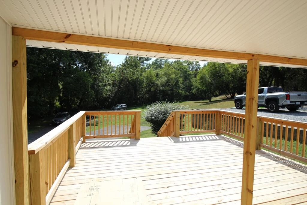 602 E Main ST - Photo 41