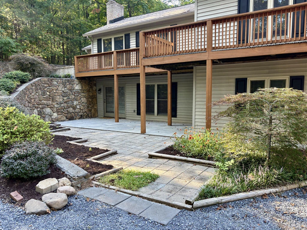 430 S Oakwood RD - Photo 2