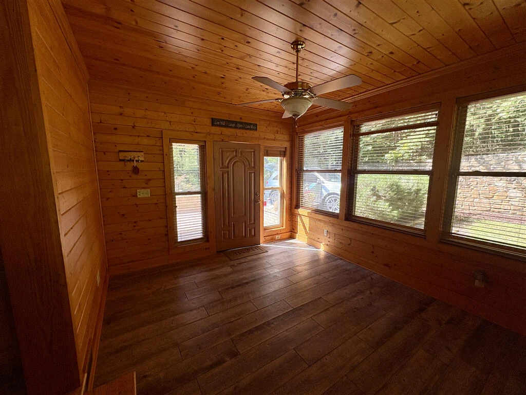 430 S Oakwood RD - Photo 5