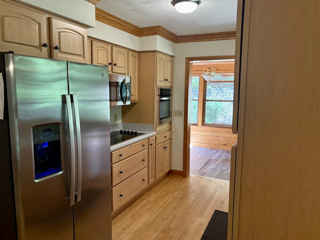 430 S Oakwood RD - Photo 7