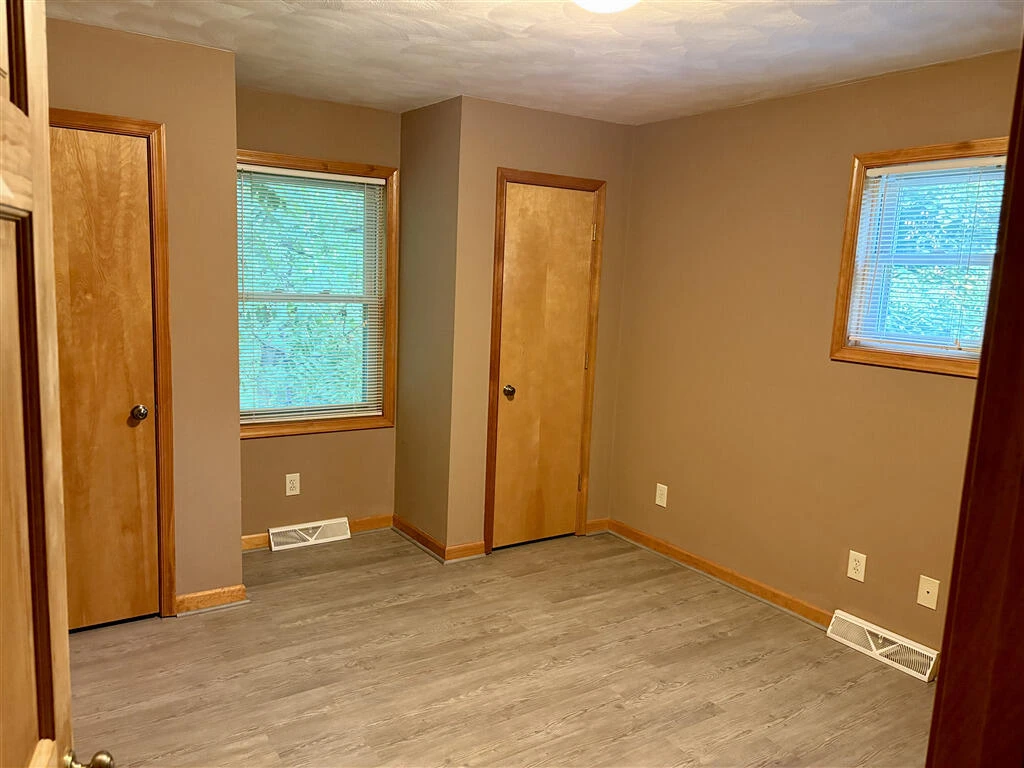 430 S Oakwood RD - Photo 16