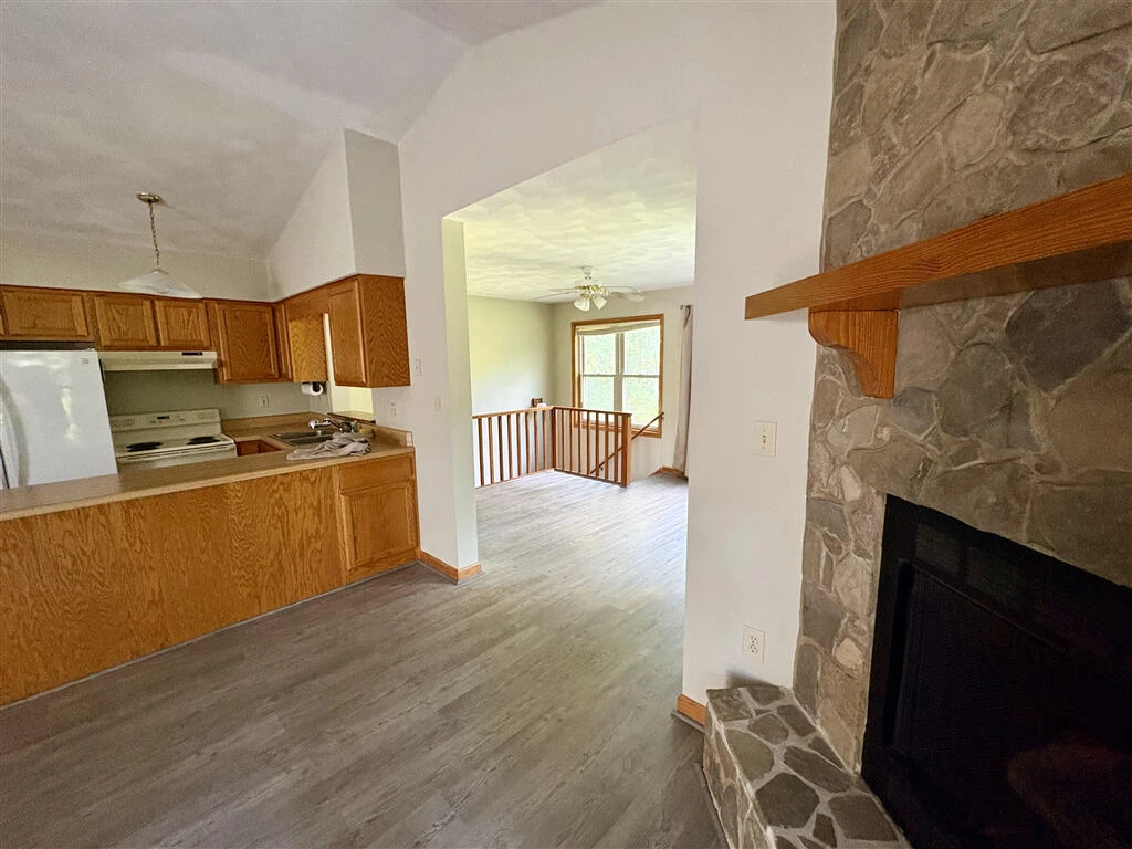 430 S Oakwood RD - Photo 20