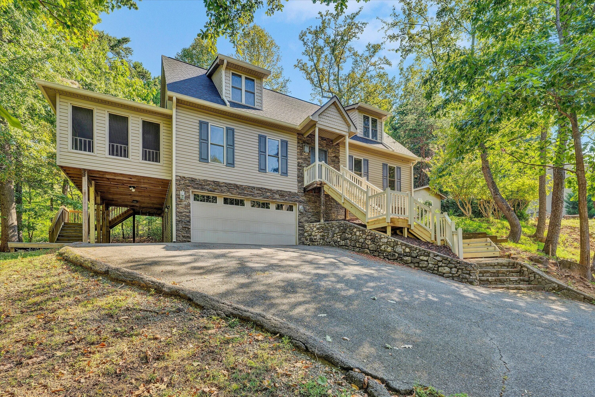 1833 Melissa CIR - Photo 2