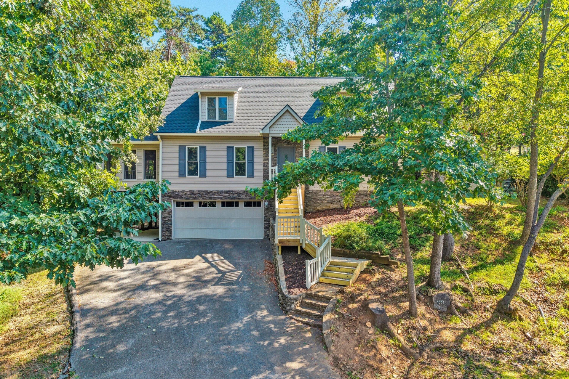 1833 Melissa CIR - Photo 3