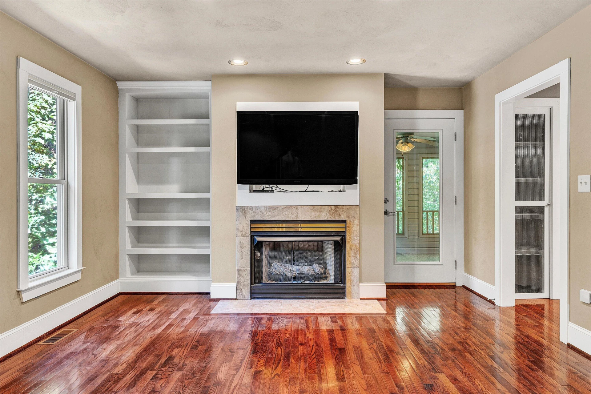 1833 Melissa CIR - Photo 9