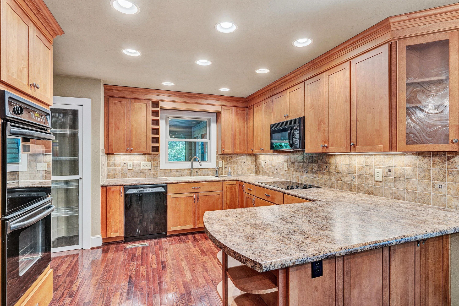 1833 Melissa CIR - Photo 12