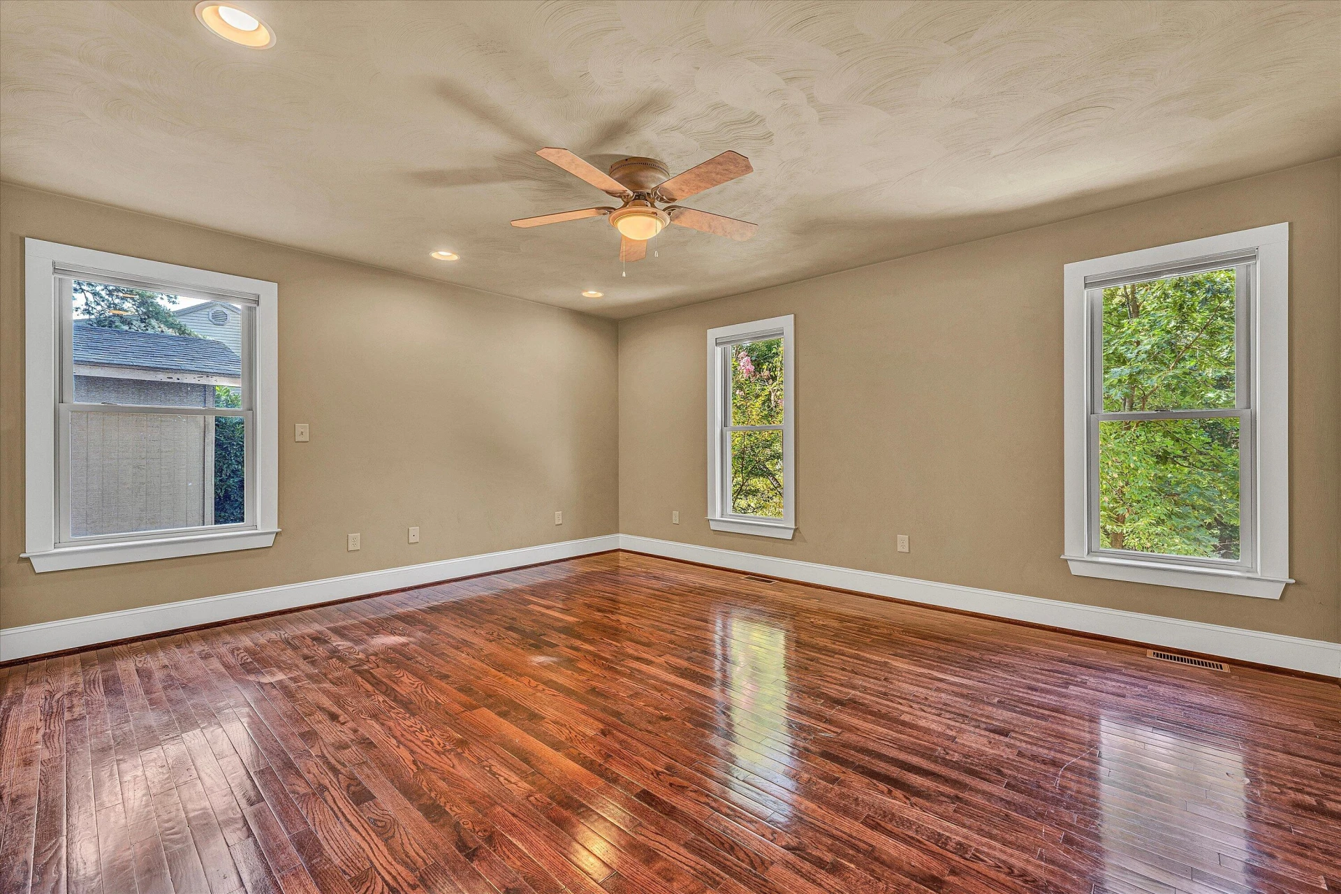 1833 Melissa CIR - Photo 17