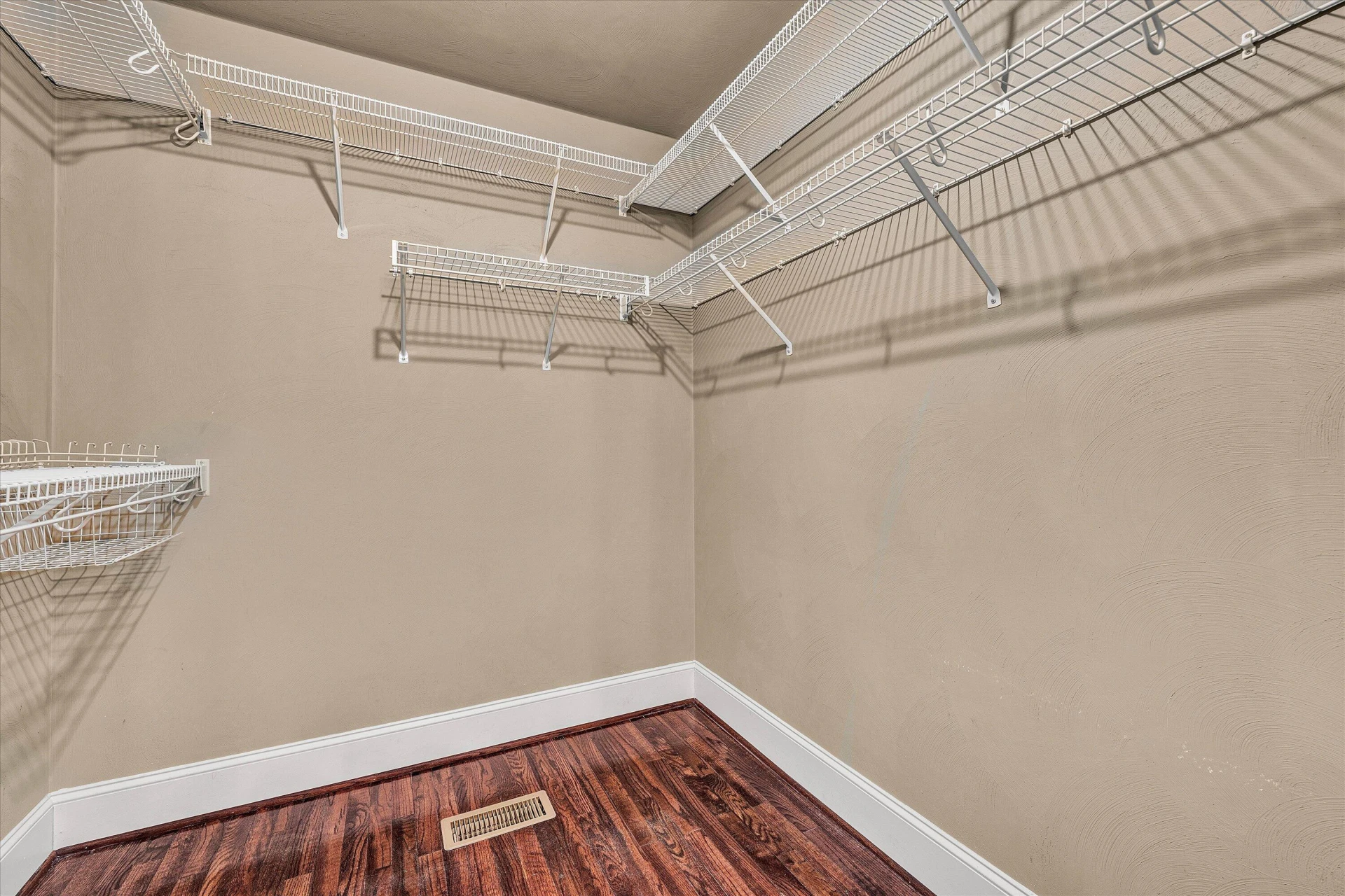 1833 Melissa CIR - Photo 20