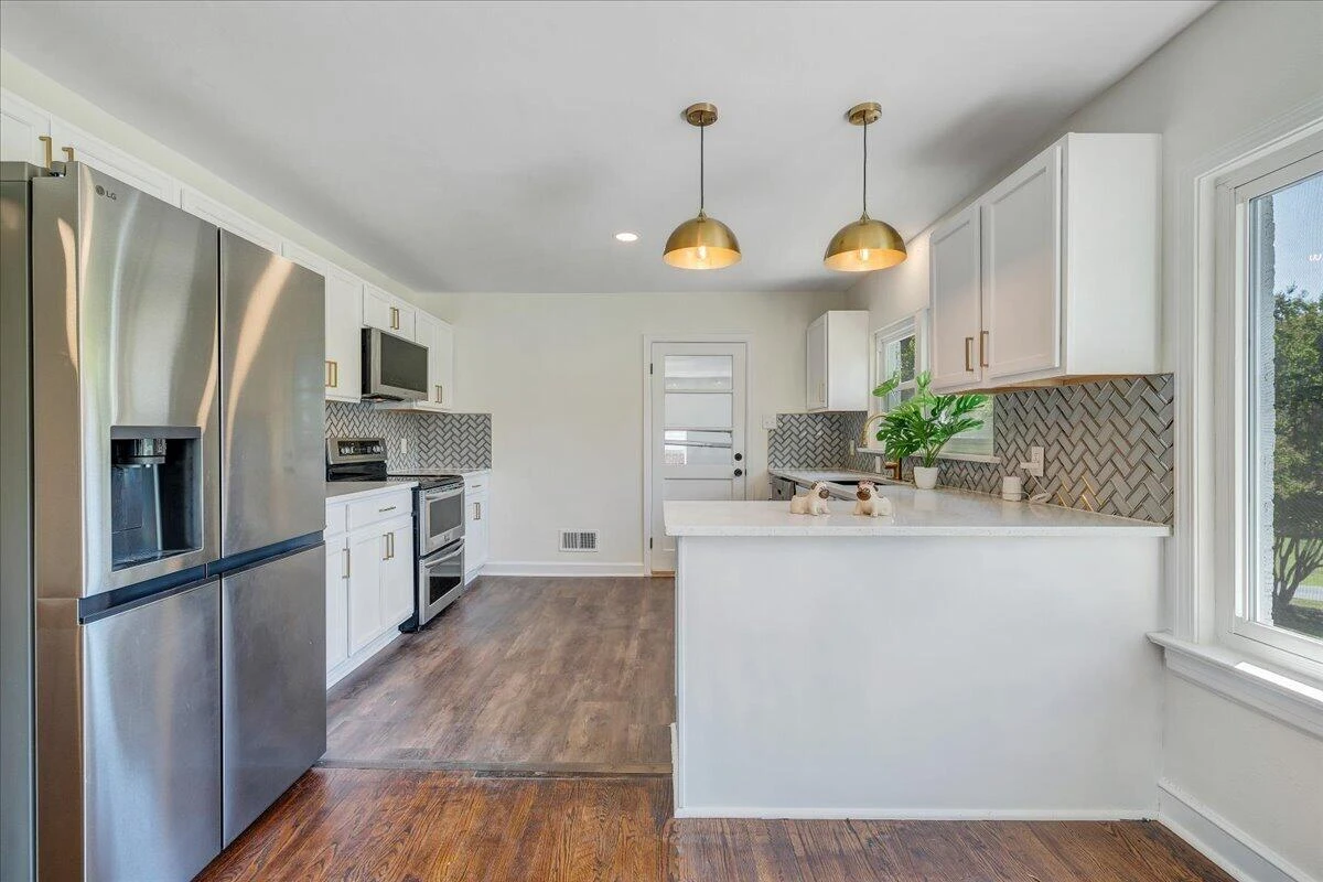 3417 Windsor RD SW - Photo 13