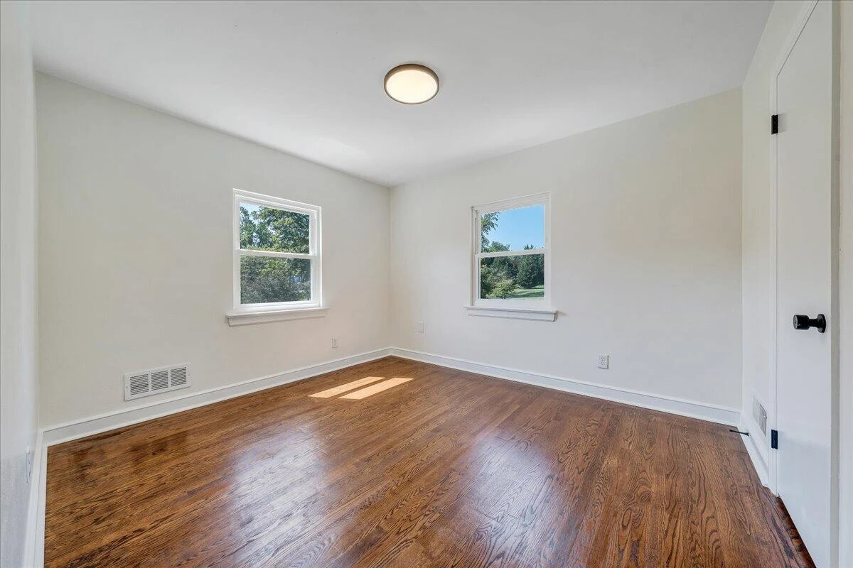 3417 Windsor RD SW - Photo 22
