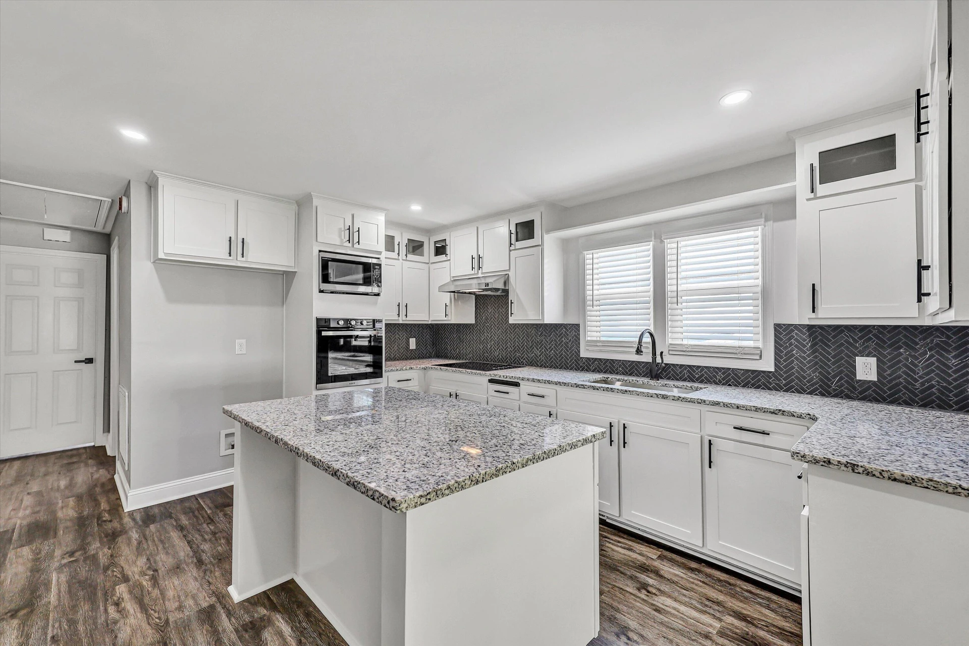 89 Sunrise AVE - Photo 13