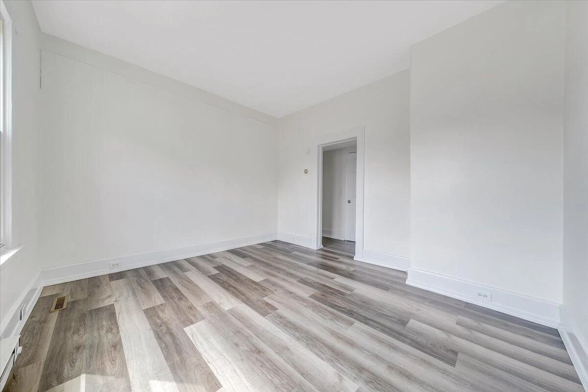 1241 Dale AVE SE - Photo 7