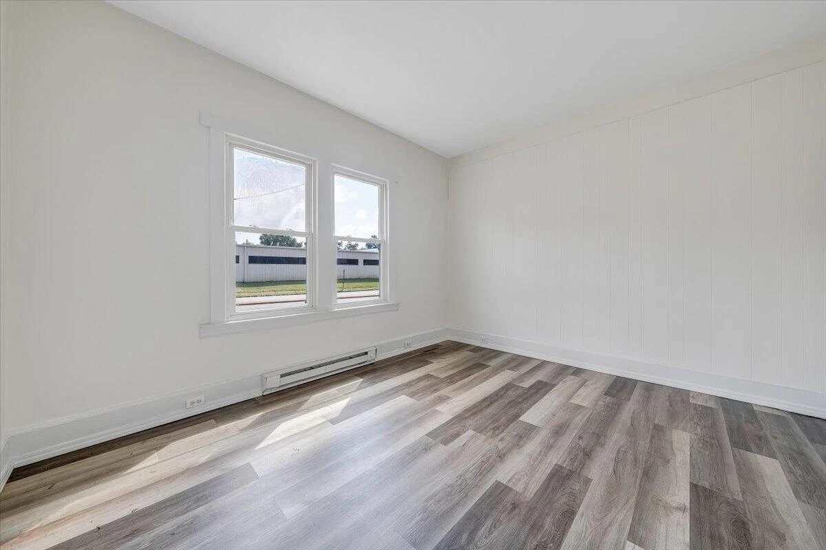 1241 Dale AVE SE - Photo 9