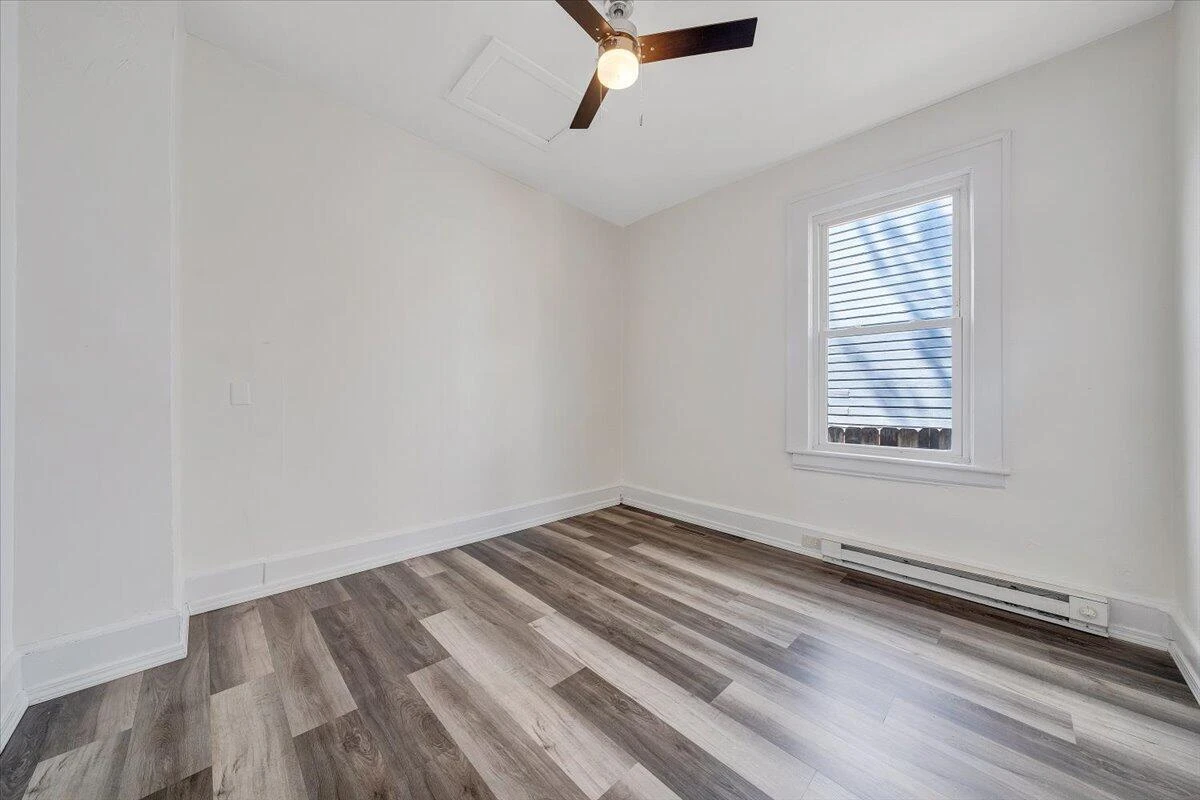 1241 Dale AVE SE - Photo 13