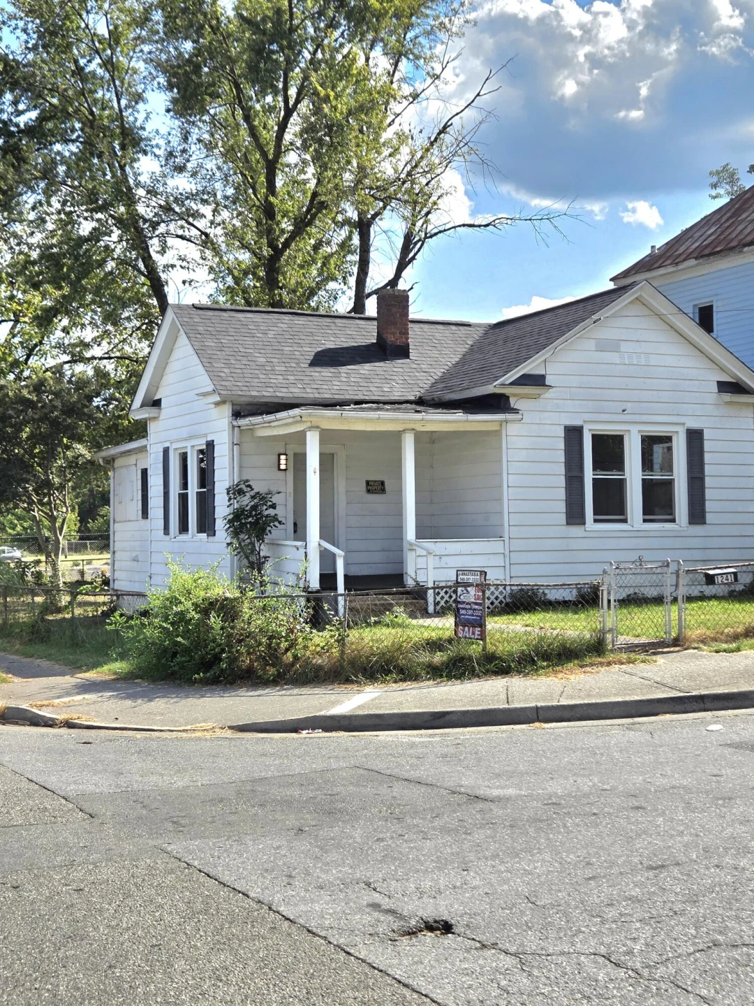 1241 Dale AVE SE - Photo 2