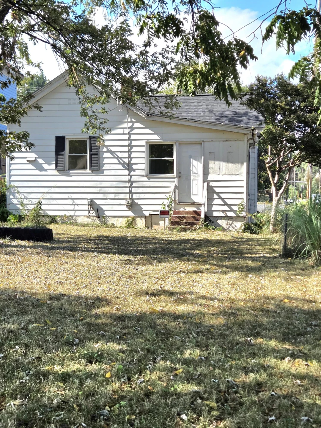 1241 Dale AVE SE - Photo 18