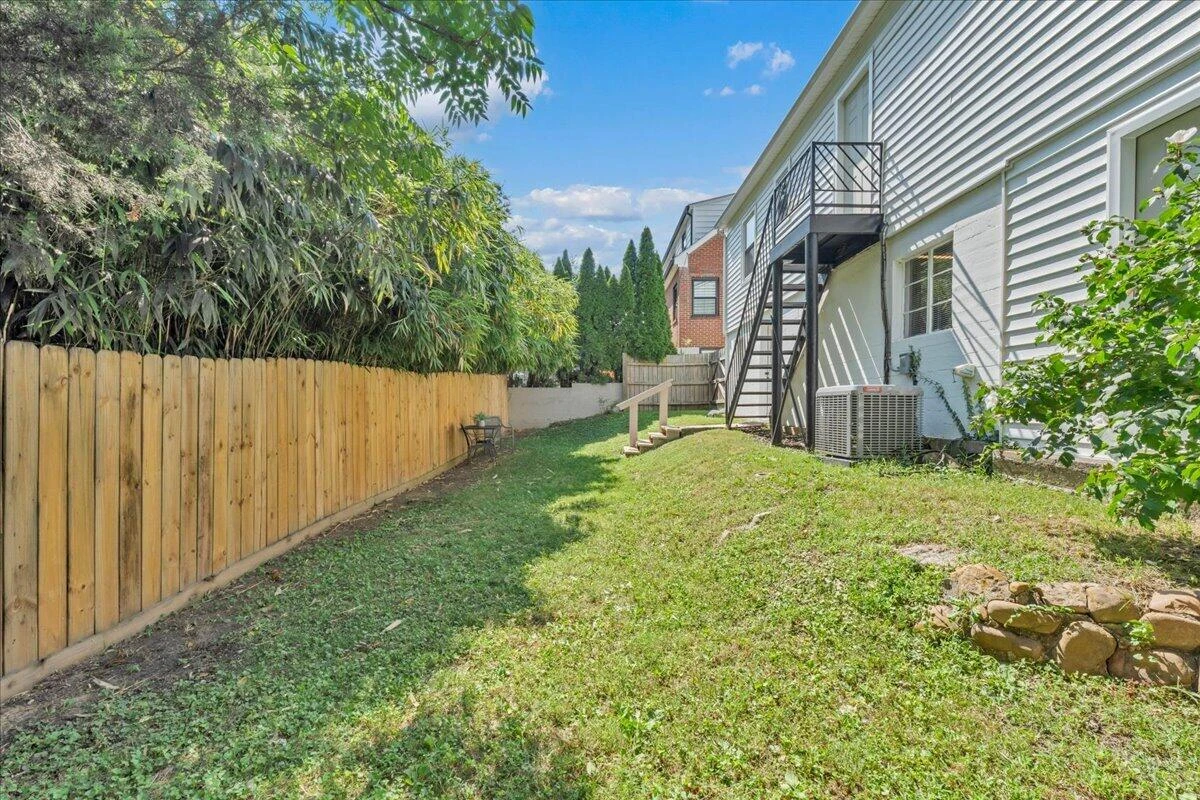2936 Fleetwood AVE SW - Photo 6