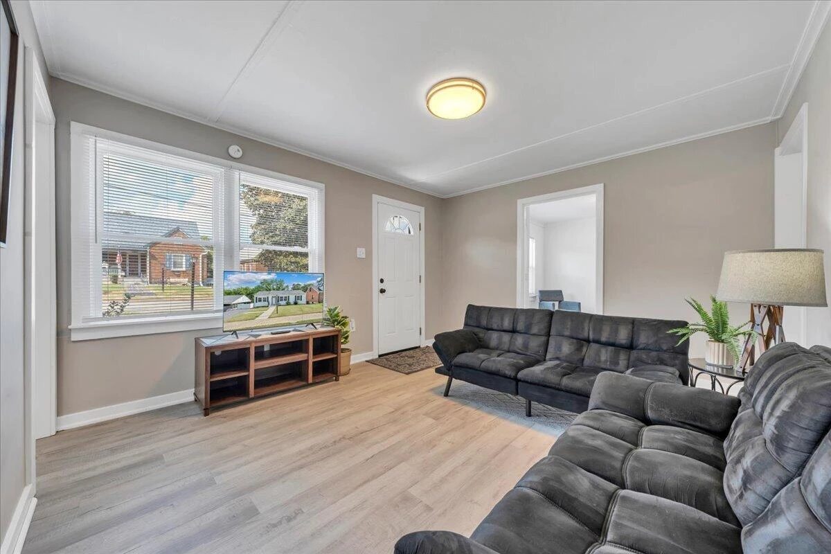 2936 Fleetwood AVE SW - Photo 9