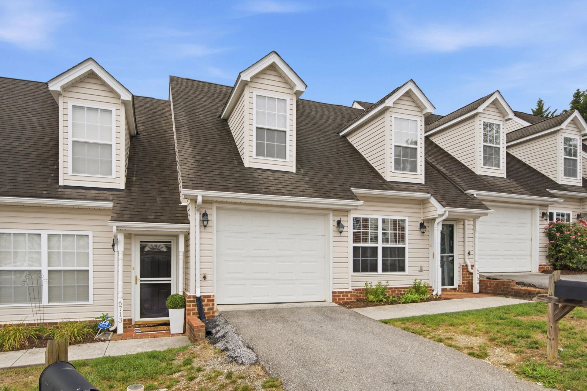 6709 Woodcreeper DR - Photo 31