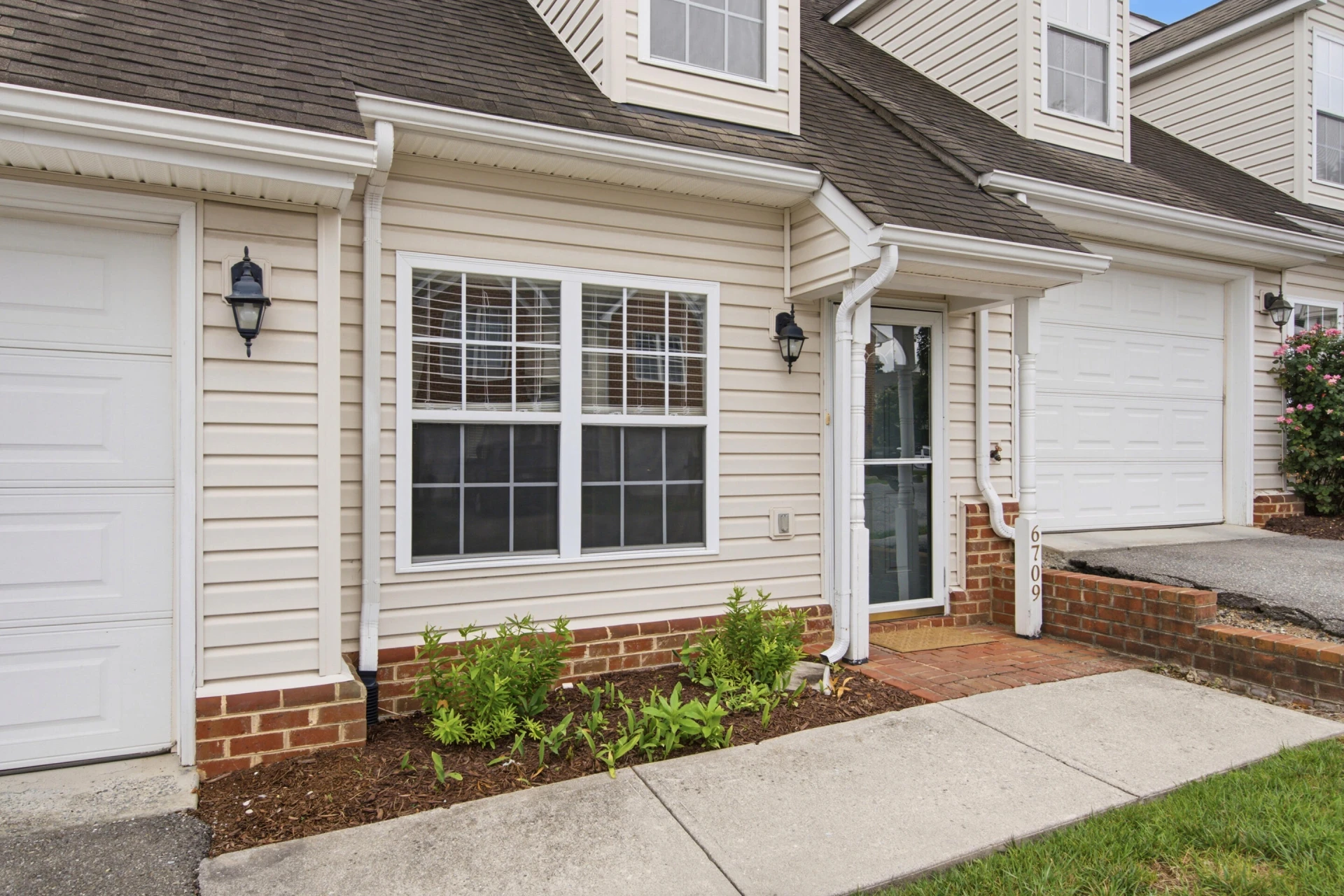 6709 Woodcreeper DR - Photo 33