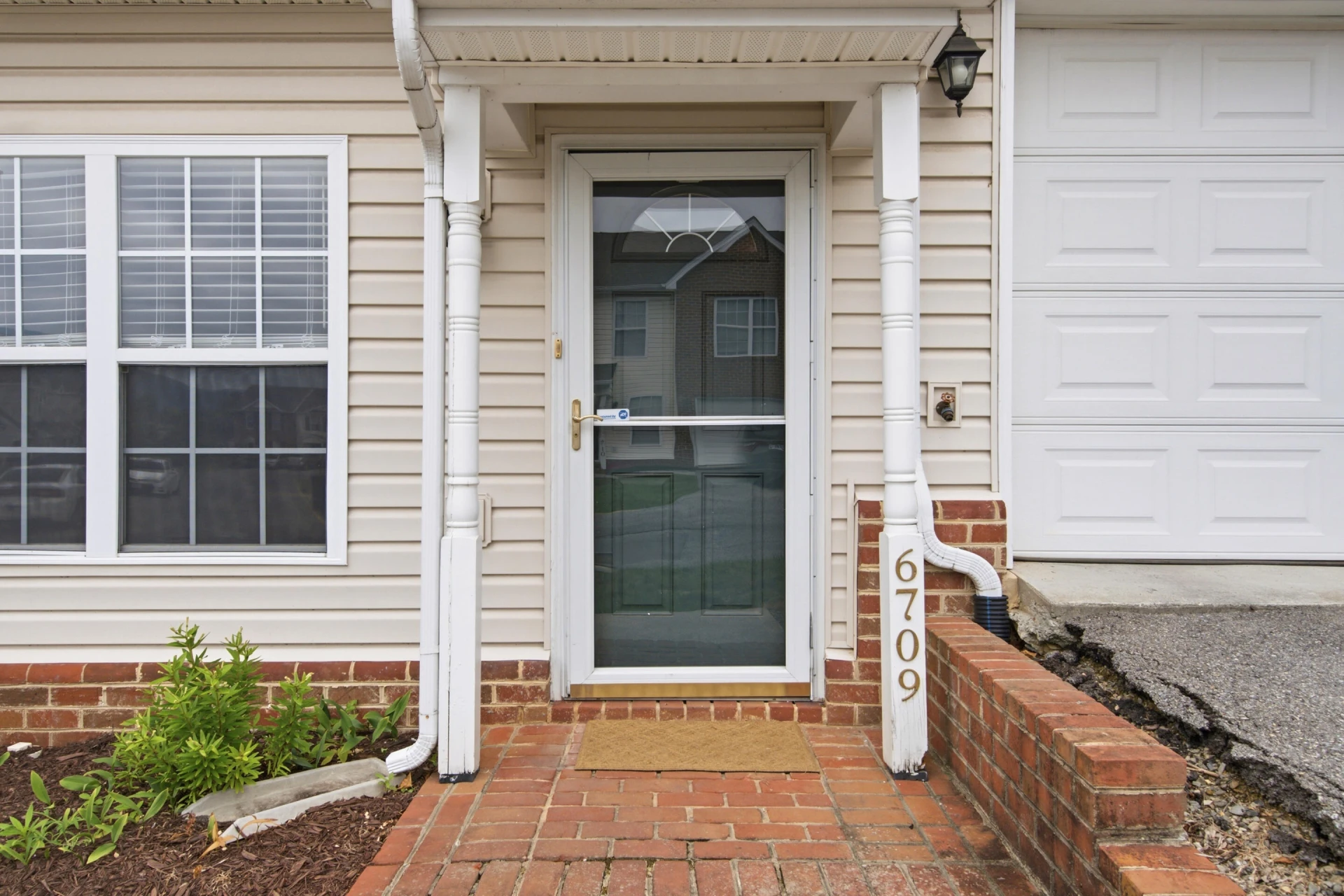 6709 Woodcreeper DR - Photo 34