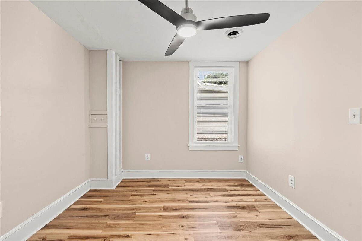 1311 Morton AVE SE - Photo 4