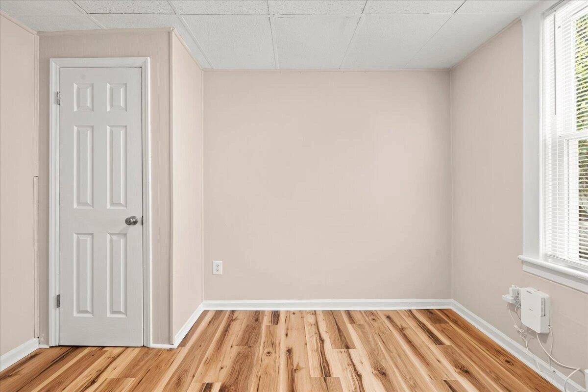 1311 Morton AVE SE - Photo 5