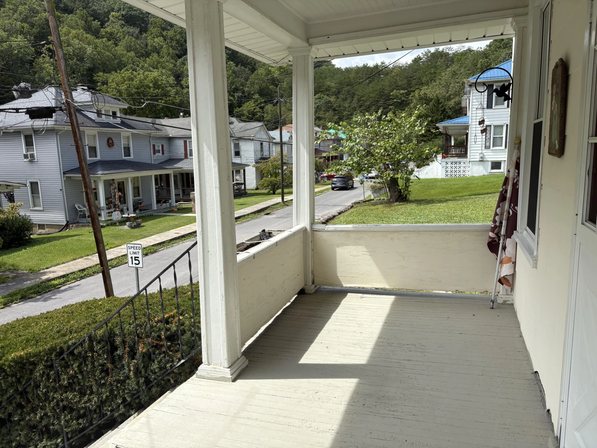580 Roxbury ST - Photo 5
