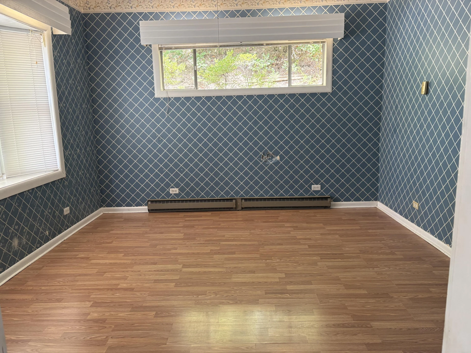 580 Roxbury ST - Photo 7