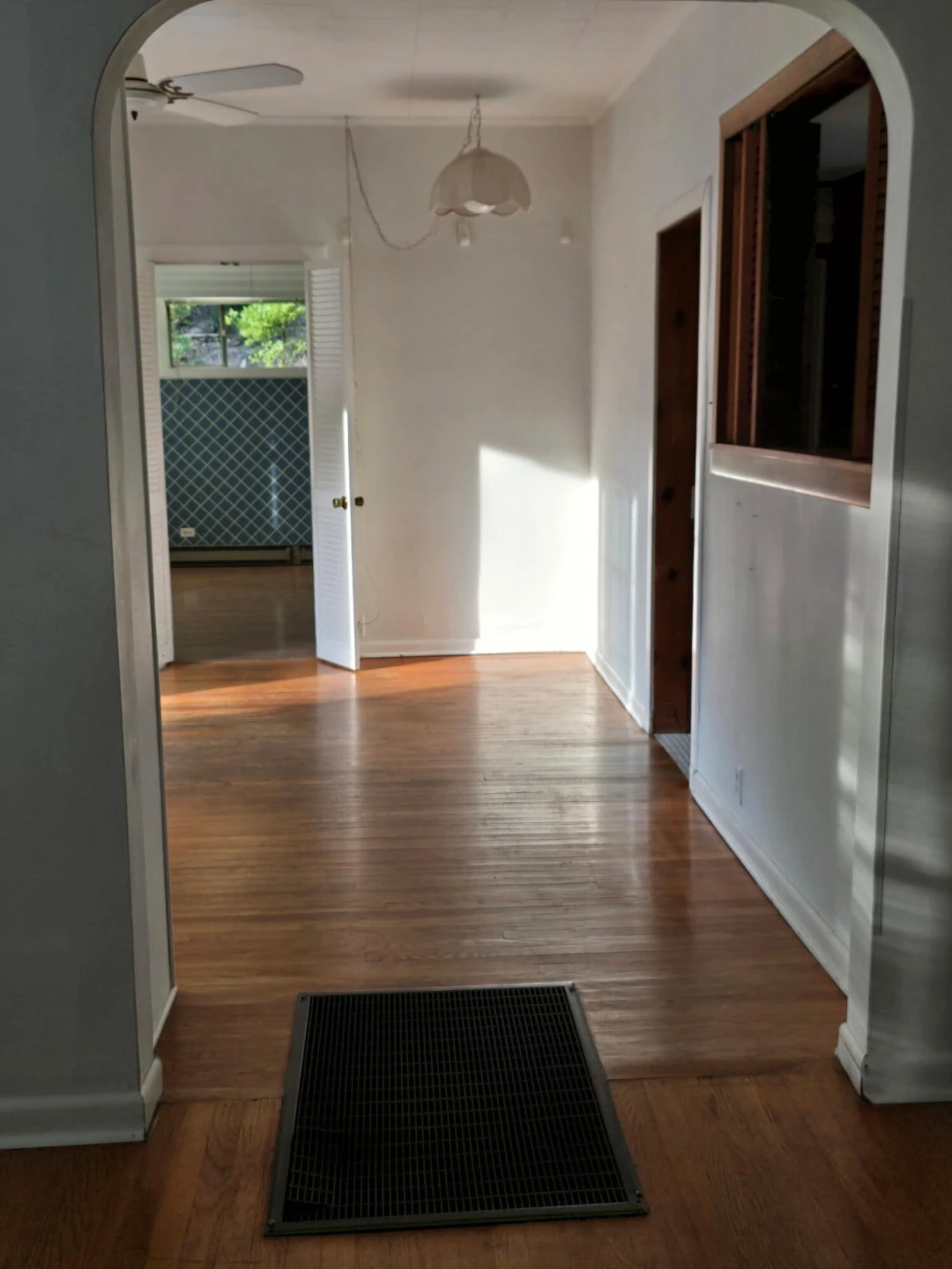 580 Roxbury ST - Photo 11