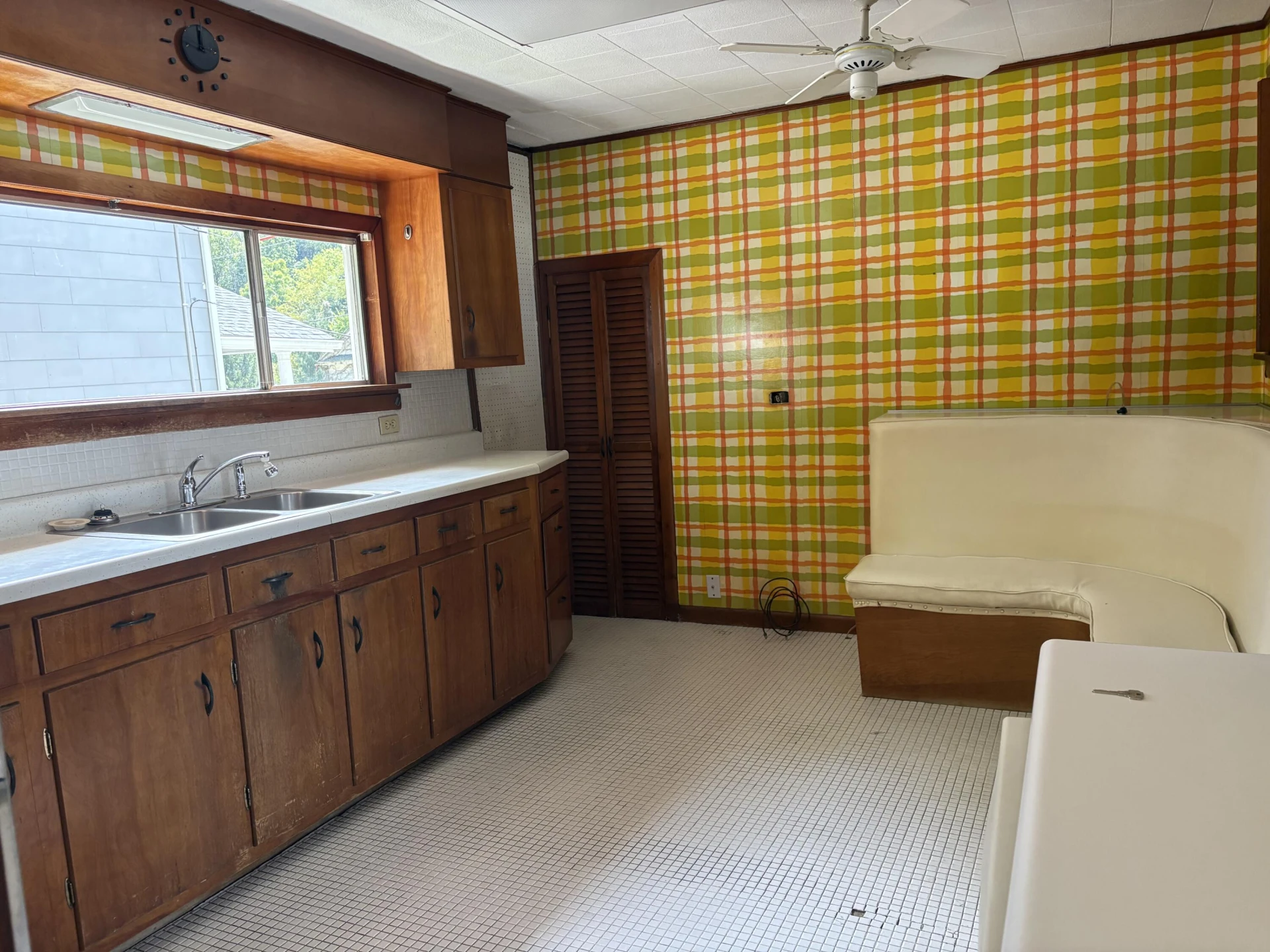 580 Roxbury ST - Photo 14