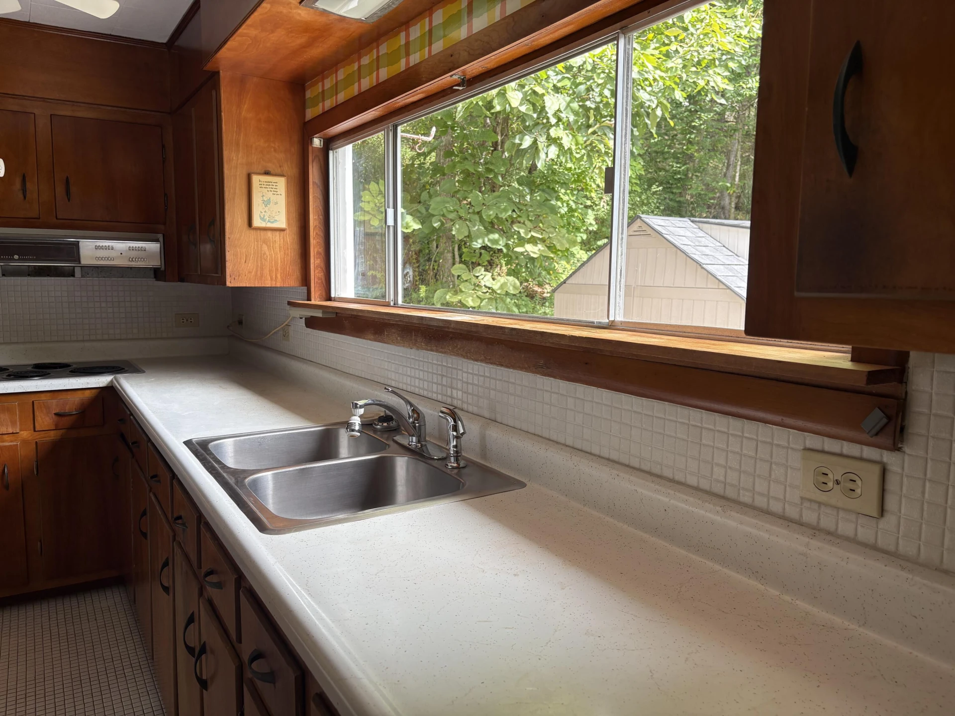 580 Roxbury ST - Photo 17