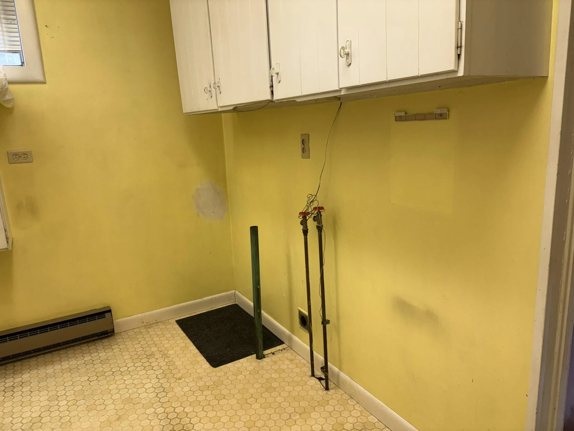 580 Roxbury ST - Photo 18