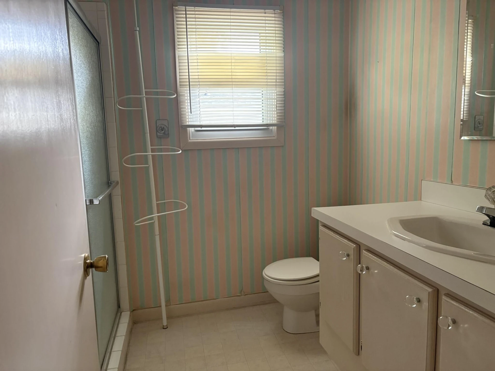 580 Roxbury ST - Photo 24