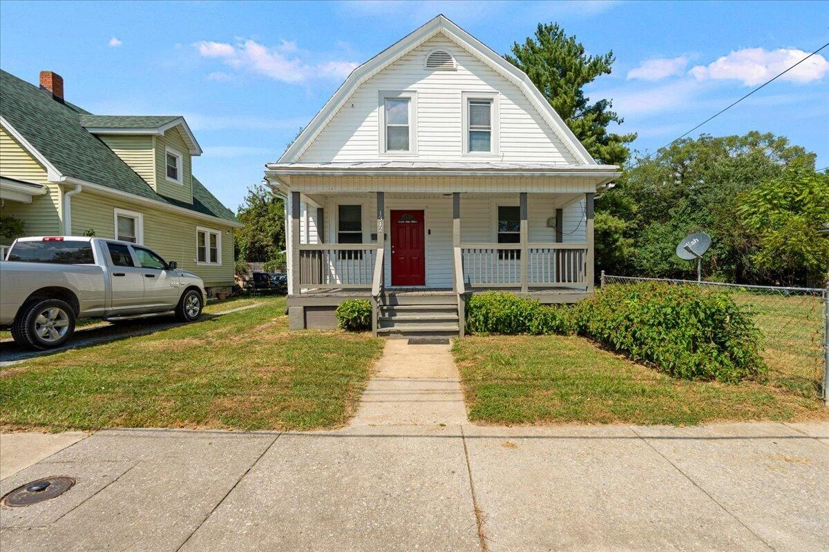 1312 Morton AVE SE - Photo 2