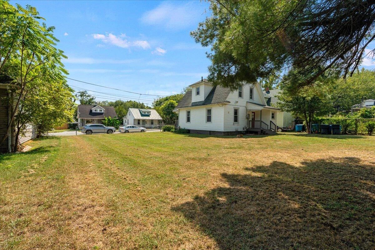 1312 Morton AVE SE - Photo 3