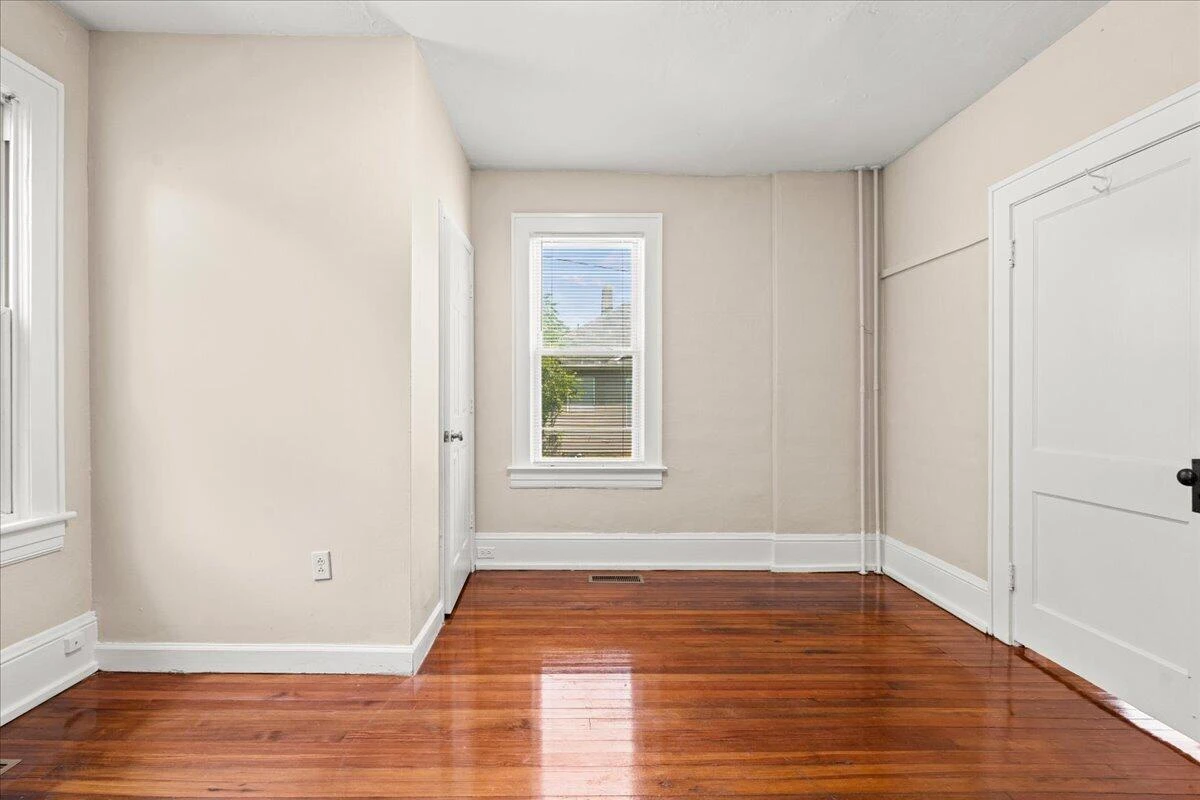 1312 Morton AVE SE - Photo 6