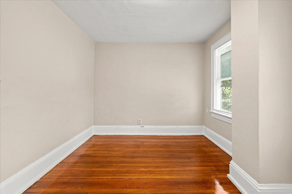 1312 Morton AVE SE - Photo 11